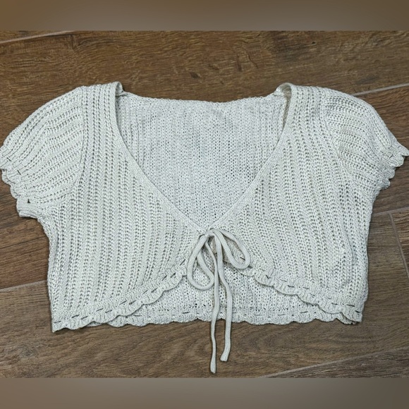 SHEIN Tops - White Cream Cropped Crochet Knit Top with tied bow Small